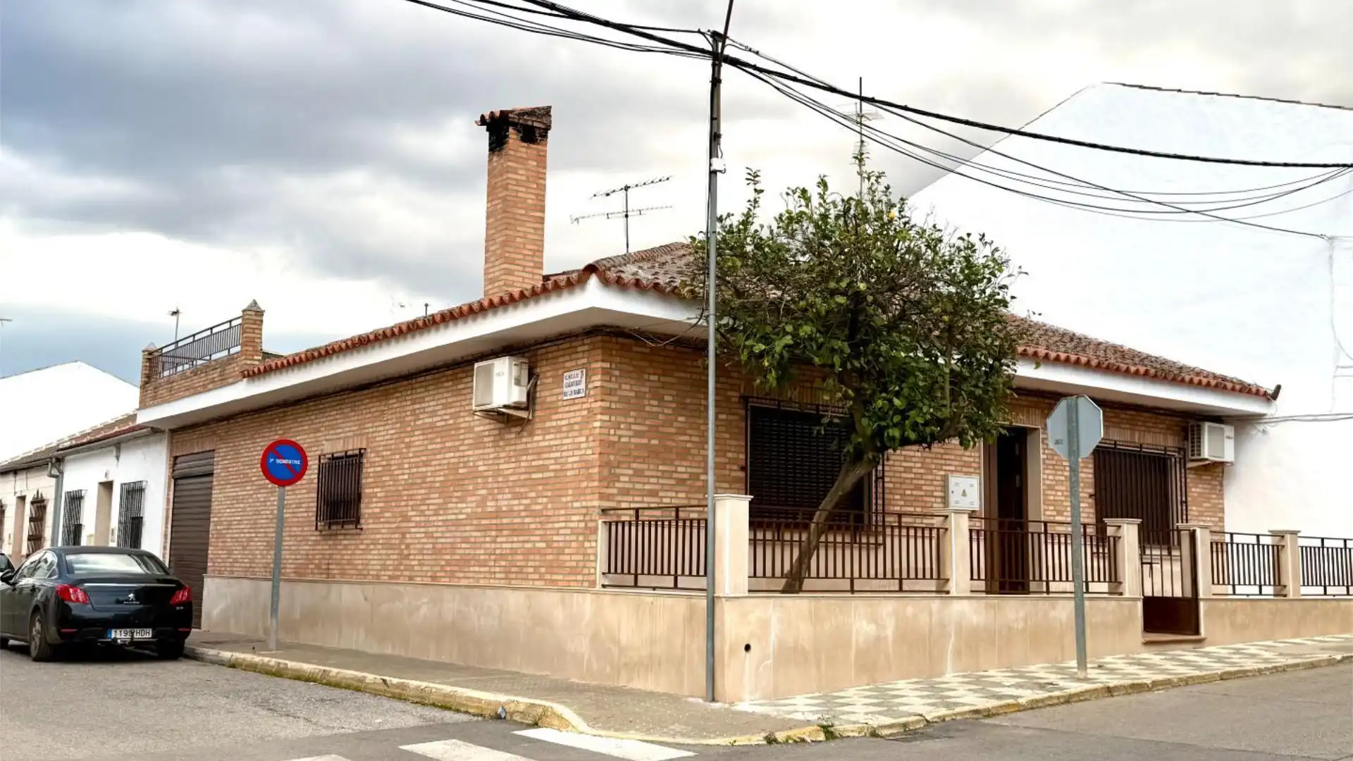 Vista exterior de Casa o chalet en venta en La Roda de Andalucía con Aire acondicionado y Terraza