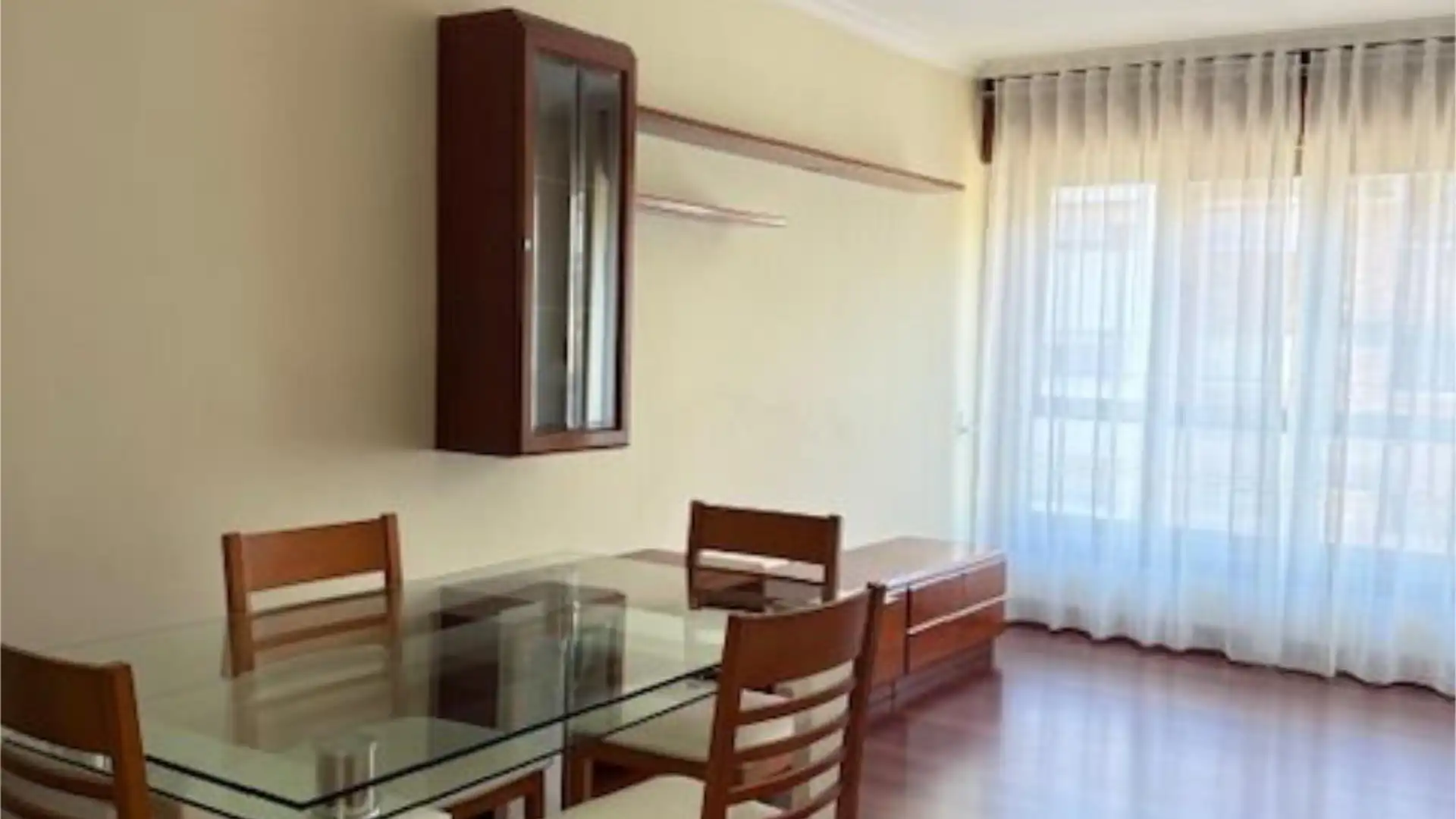Comedor de Piso de alquiler en Vigo  con Calefacción, Parquet y Trastero