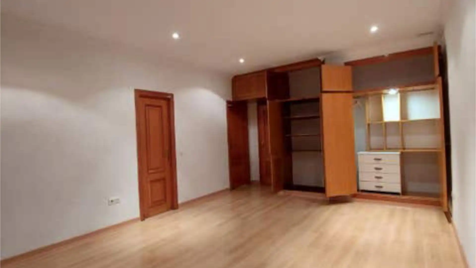 Piso de alquiler en  Sevilla Capital con Calefacción