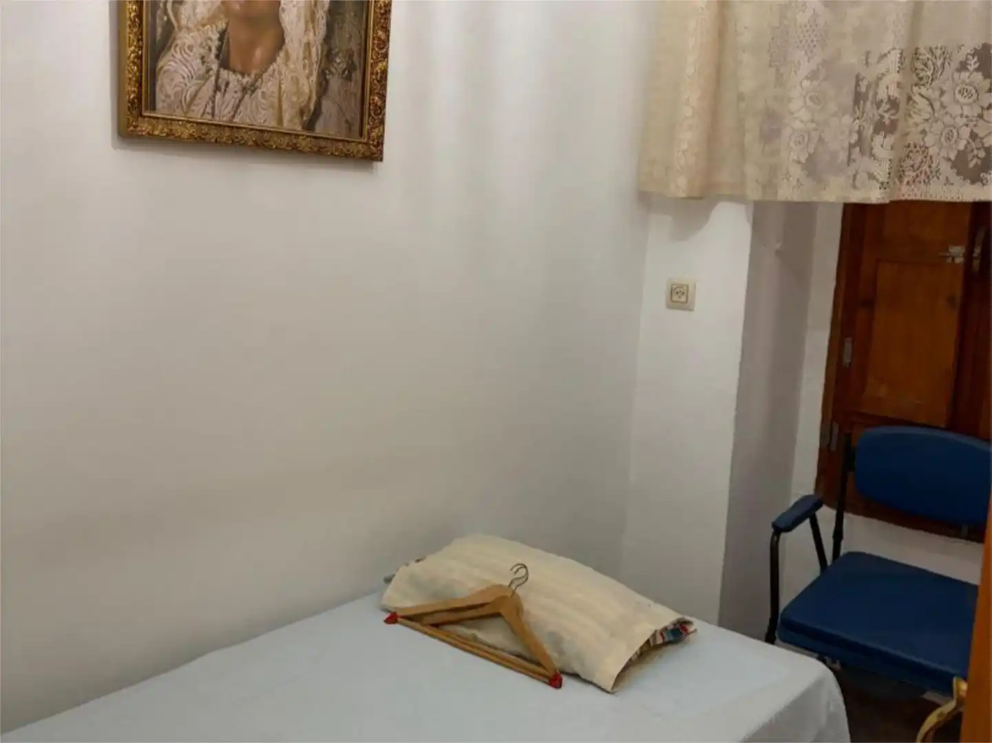 Habitación de Casa adosada en venta en Luque con Calefacción, Trastero y Amueblado