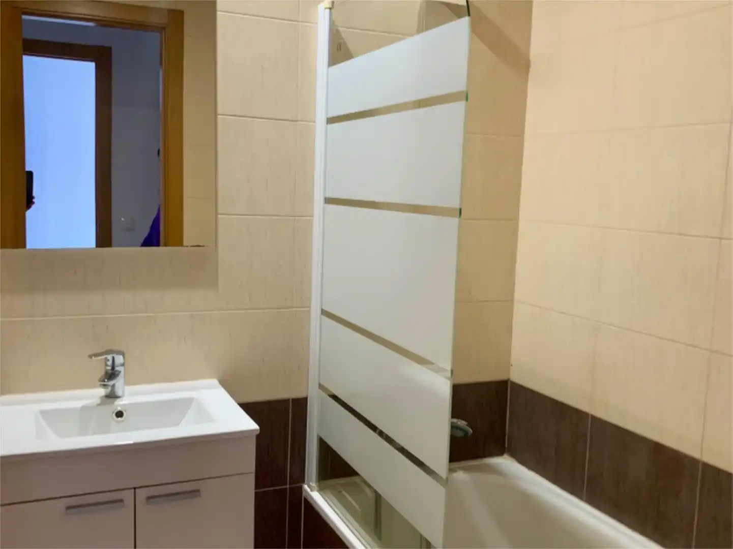 Flat for sale in Calle Granada, 27, Pozuelo de Calatrava Bathroom of Flat for sale in Pozuelo de Calatrava with Air Conditioner, Heating and Private garden