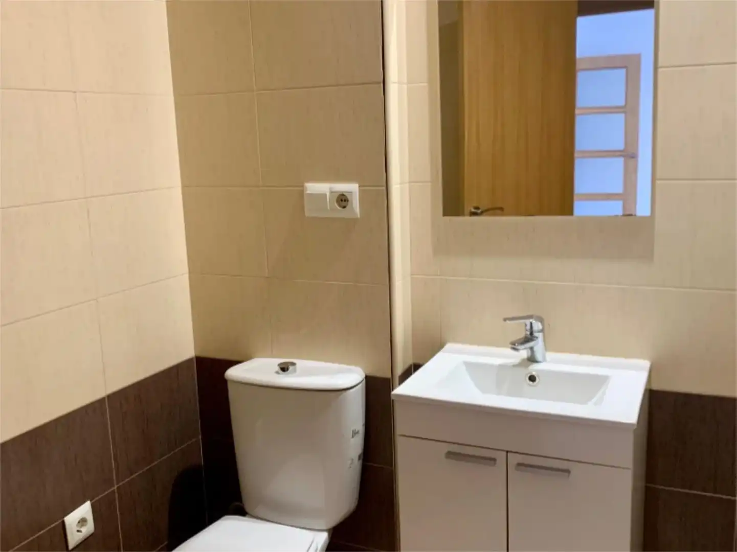 Flat for sale in Calle Granada, 27, Pozuelo de Calatrava Bathroom of Flat for sale in Pozuelo de Calatrava with Air Conditioner, Heating and Private garden