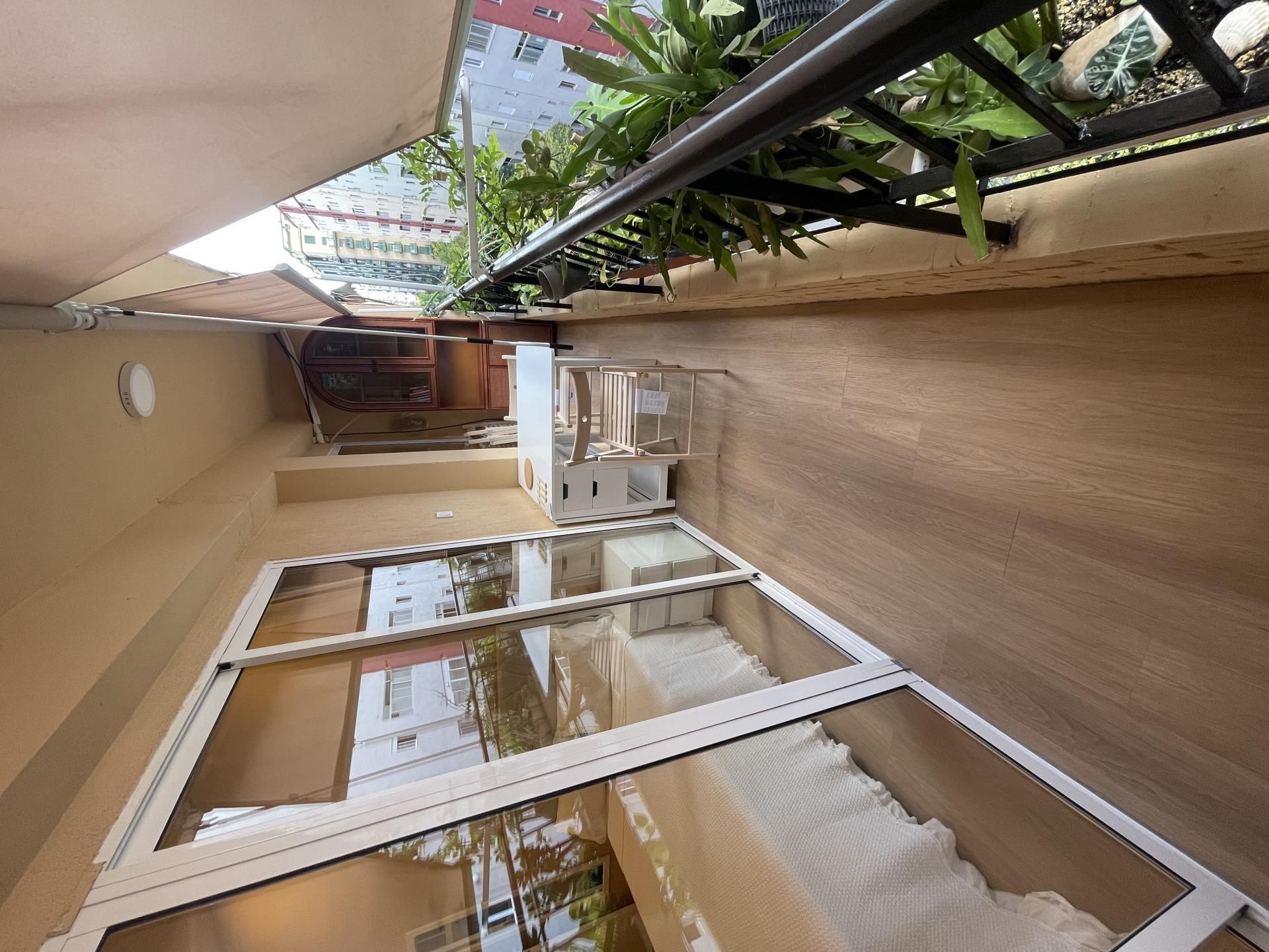 Balcony of Study for rent in  Valencia Capital  with Air Conditioner, Furnished and Balcony