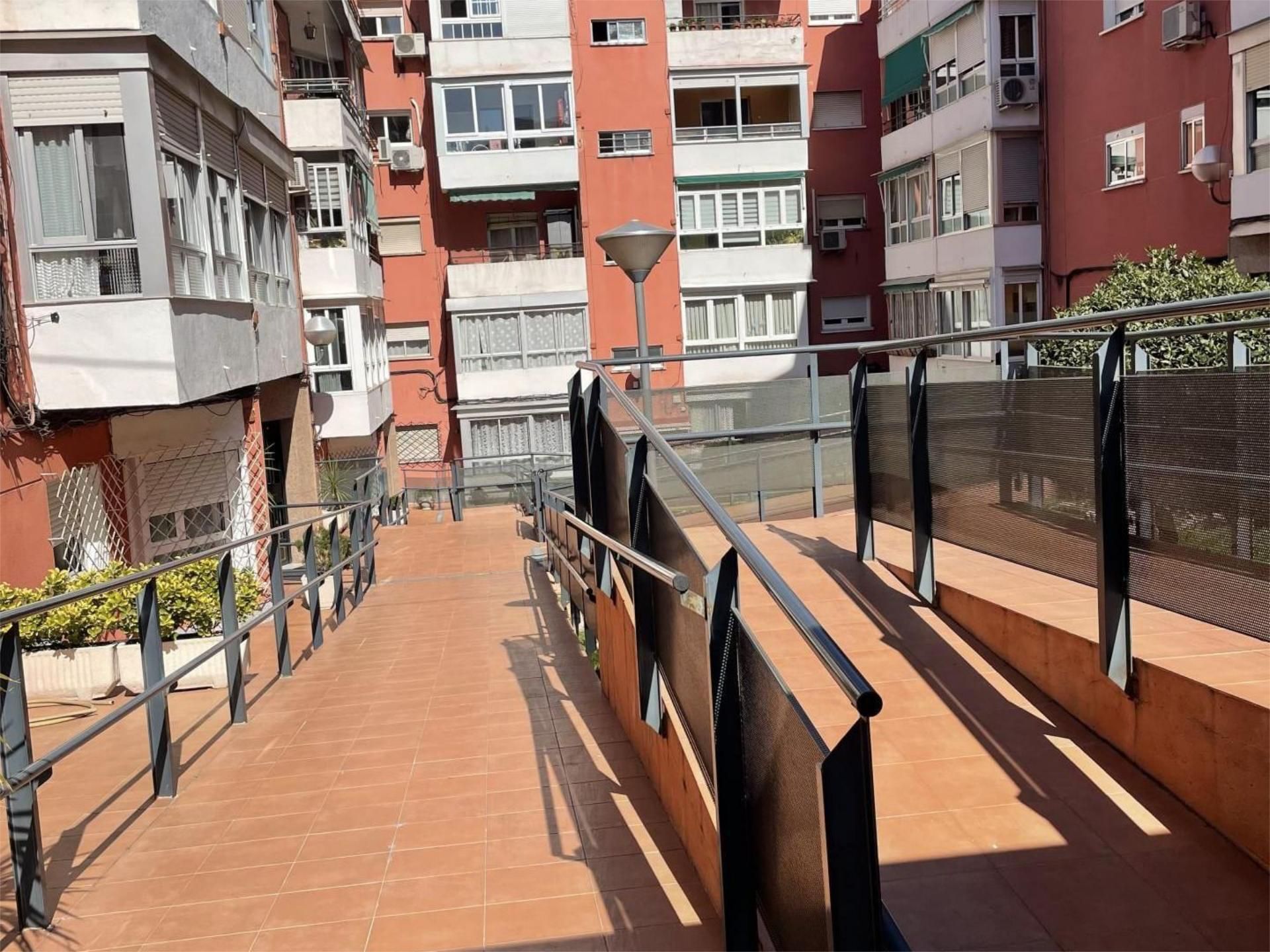 Pis en venda a Calle Motilla del Palancar, 25, Canillas Vista exterior de Pis en venda en Madrid Capital amb Aire condicionat i Balcó