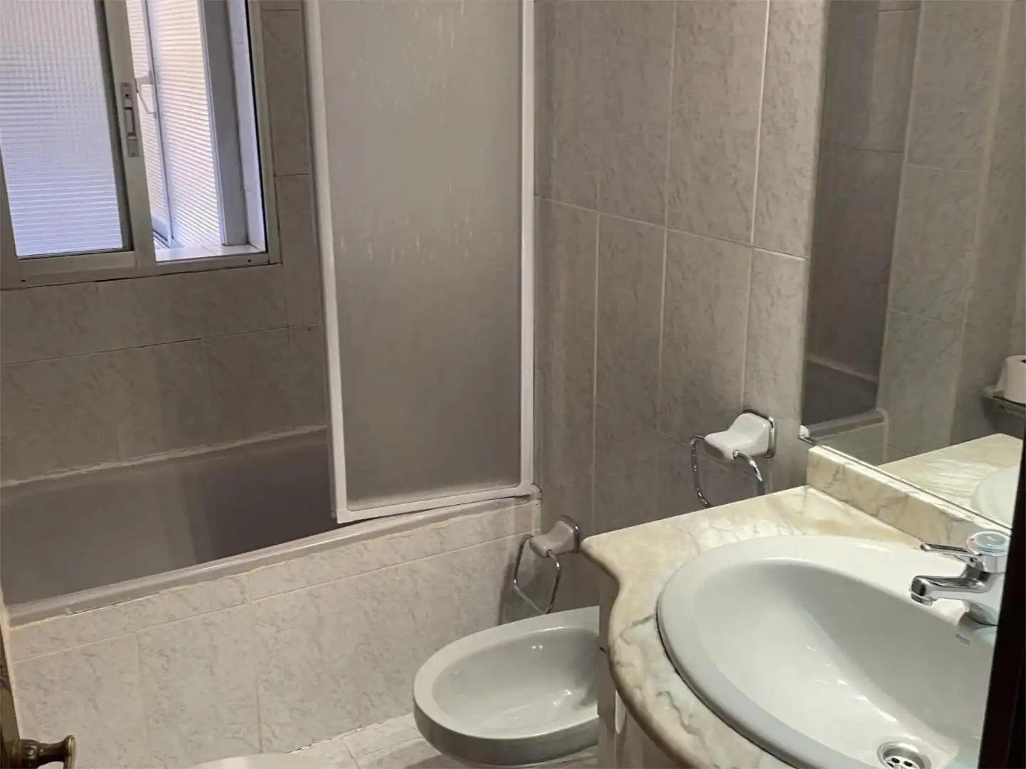 Flat for sale in Calle Motilla del Palancar, 25, Canillas Bathroom of Flat for sale in Madrid Capital with Air Conditioner and Balcony