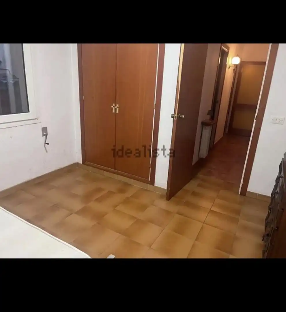Zimmer in Carrer de Jaume Balmes, 6, Eixample Nord Schlafzimmer von Wohnung zur untervermieten in Girona mit Klimaanlage, Heizung und Möbliert