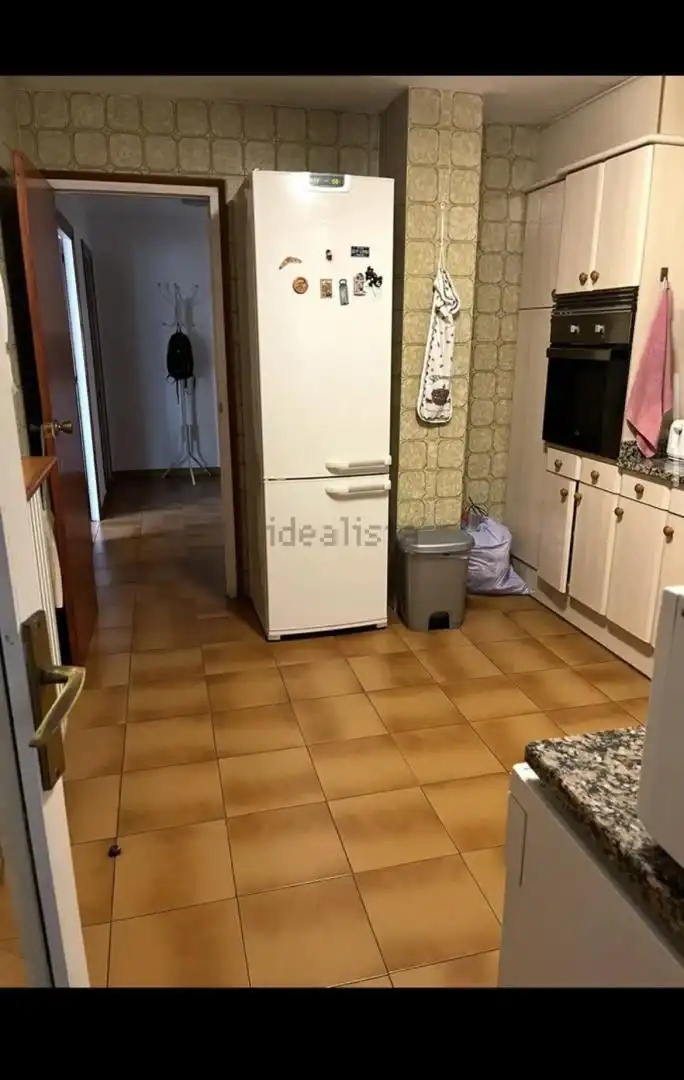 Zimmer in Carrer de Jaume Balmes, 6, Eixample Nord Küche von Wohnung zur untervermieten in Girona mit Klimaanlage, Heizung und Möbliert