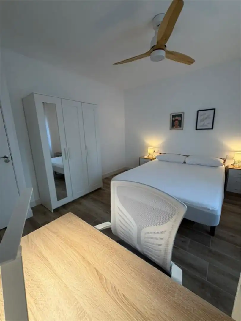 Piso en venta en Plaza Nuestra Señora de la Luz, Ciudad Jardín - Tagarete - El Zapillo Habitación de Piso en venta en Almería con Aire acondicionado, Calefacción y Terraza