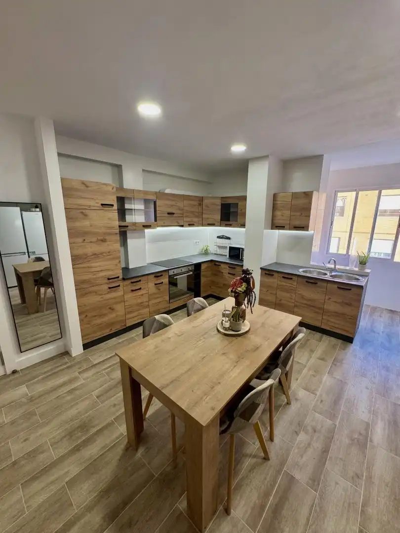 Piso en venta en Plaza Nuestra Señora de la Luz, Ciudad Jardín - Tagarete - El Zapillo Cocina de Piso en venta en Almería con Aire acondicionado, Calefacción y Terraza