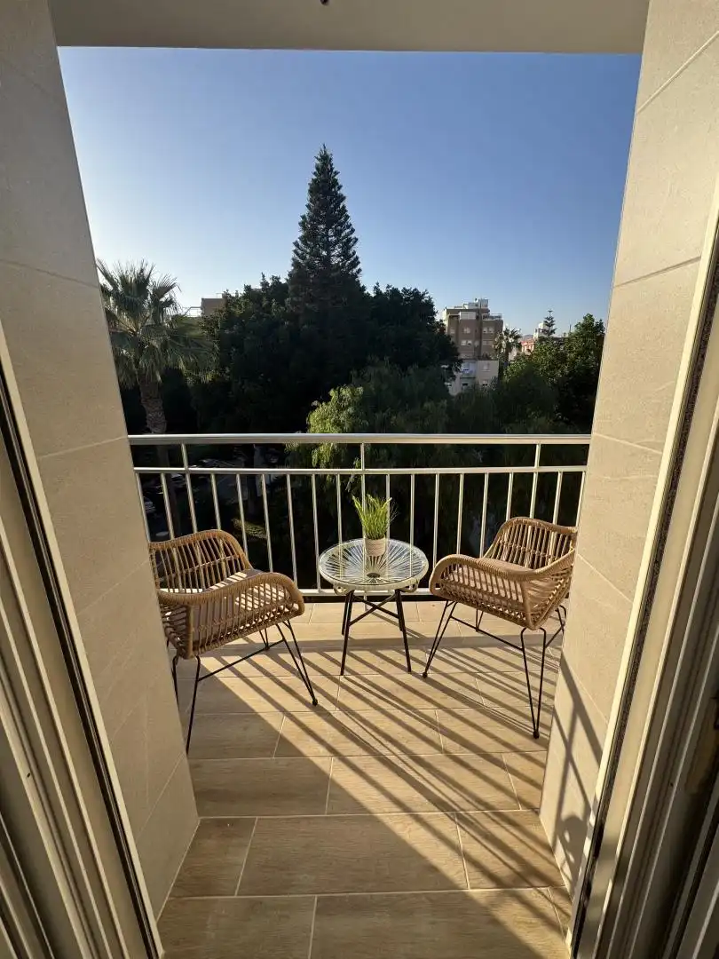Piso en venta en Plaza Nuestra Señora de la Luz, Ciudad Jardín - Tagarete - El Zapillo Terraza de Piso en venta en Almería con Aire acondicionado, Calefacción y Terraza