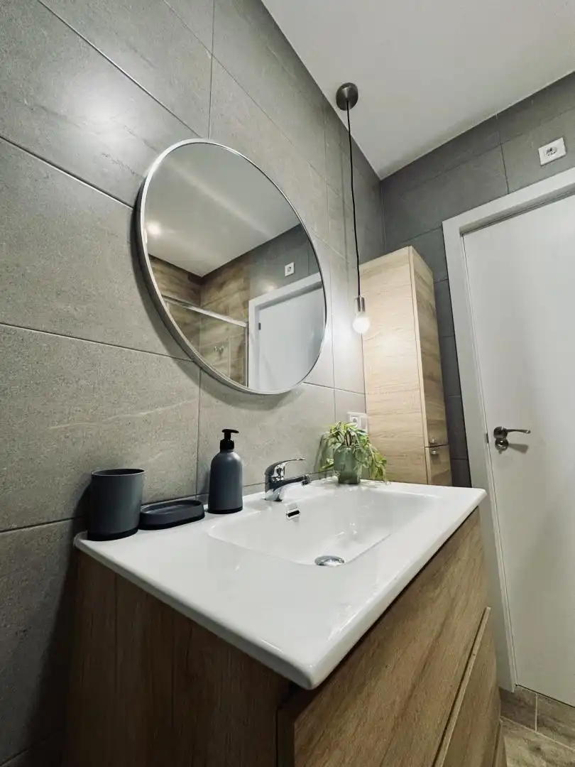 Piso en venta en Plaza Nuestra Señora de la Luz, Ciudad Jardín - Tagarete - El Zapillo Baño de Piso en venta en Almería con Aire acondicionado, Calefacción y Terraza