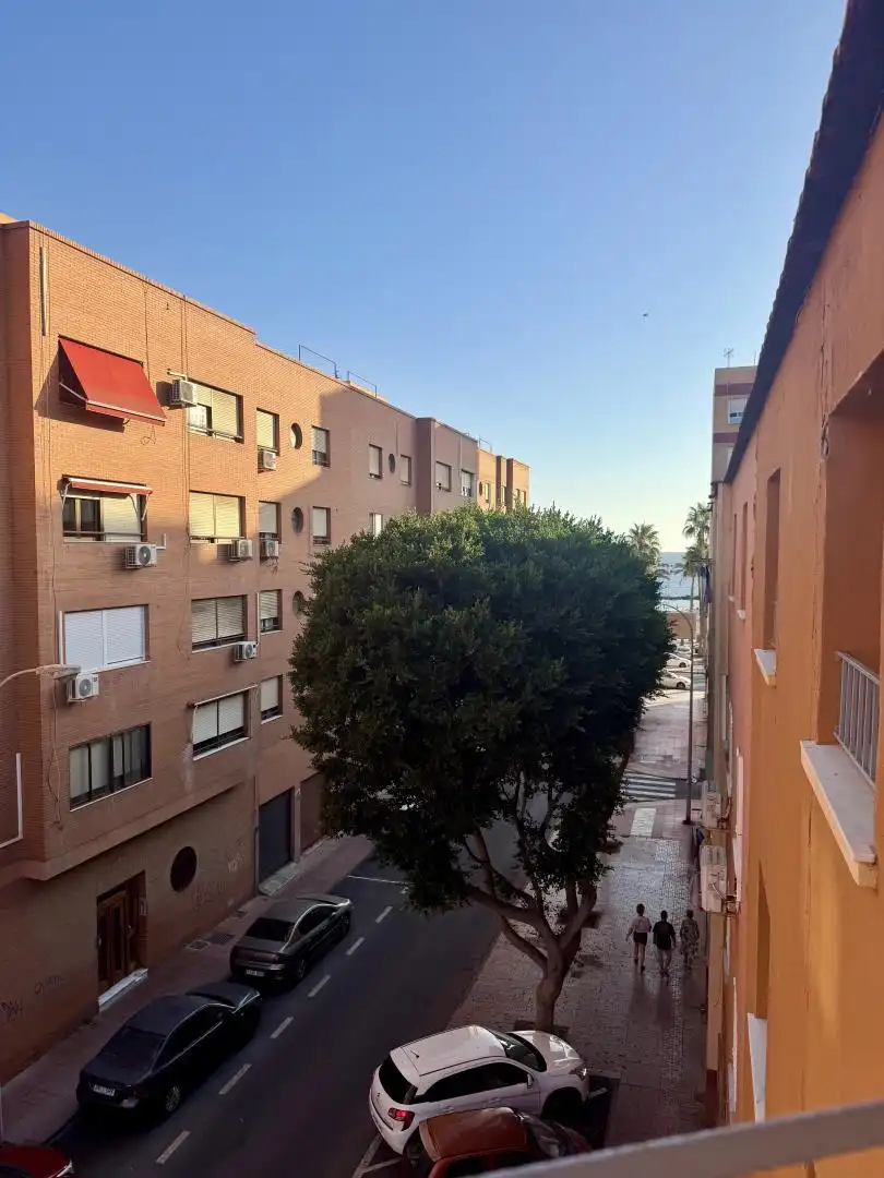 Piso en venta en Plaza Nuestra Señora de la Luz, Ciudad Jardín - Tagarete - El Zapillo Vista exterior de Piso en venta en Almería con Aire acondicionado, Calefacción y Terraza