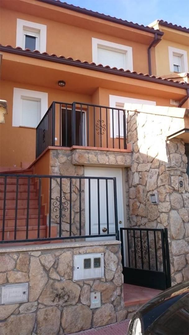 Balcony of Flat for rent in Candeleda  with Air Conditioner, Heating and Private garden