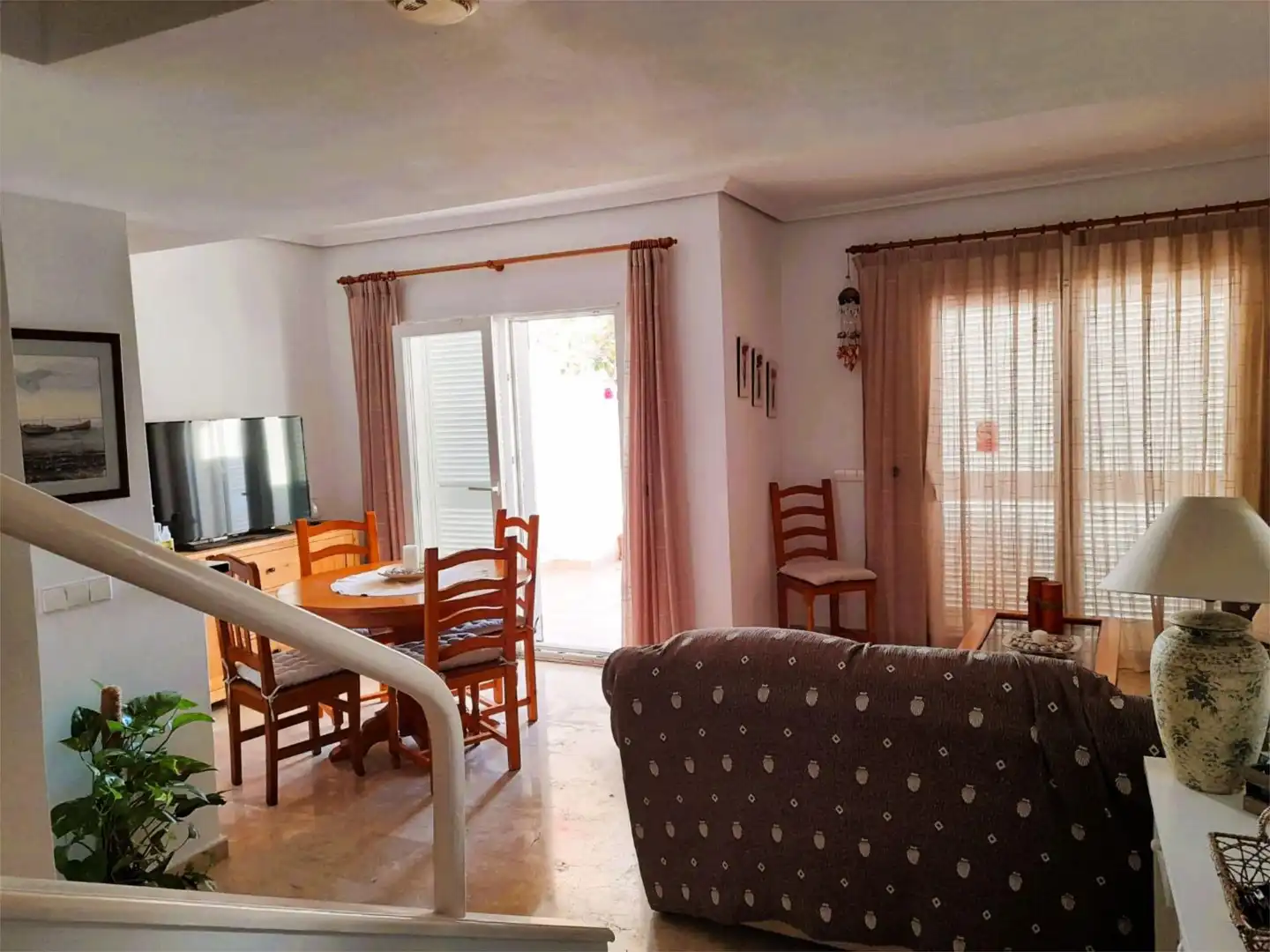 Pis en venda a Carrer de Minerva, 1, Port d'Alcúdia - Platja d'Alcúdia Sala d'estar de Pis en venda en Alcúdia amb Aire condicionat, Calefacció i Jardí privat