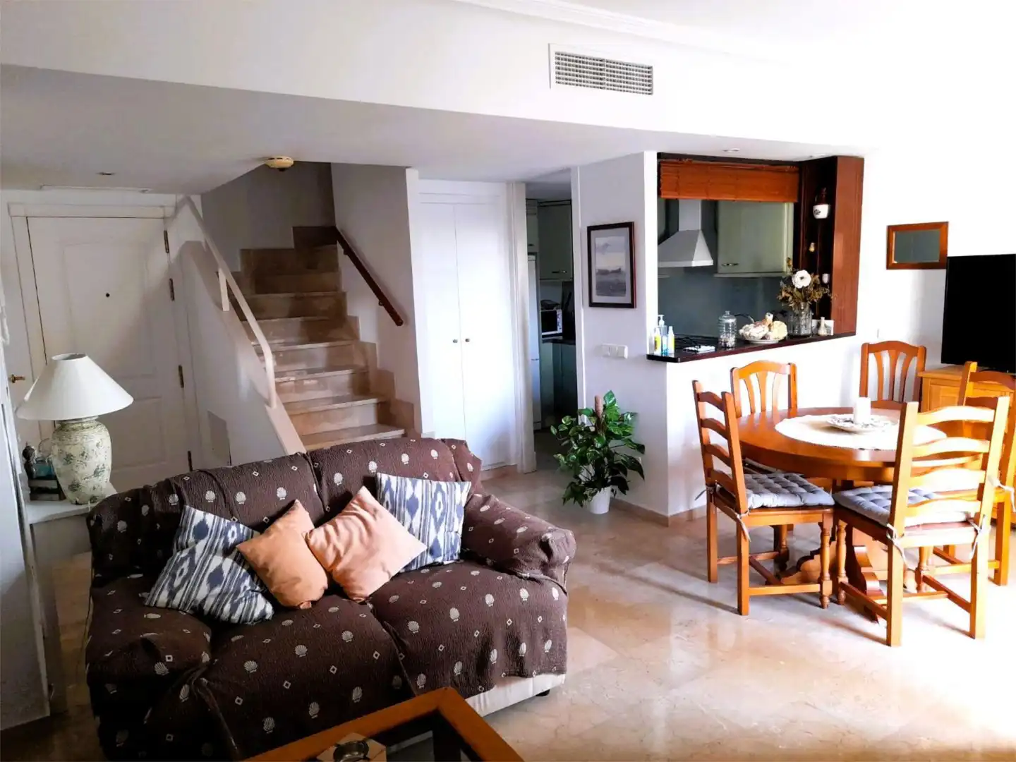 Pis en venda a Carrer de Minerva, 1, Port d'Alcúdia - Platja d'Alcúdia Sala d'estar de Pis en venda en Alcúdia amb Aire condicionat, Calefacció i Jardí privat