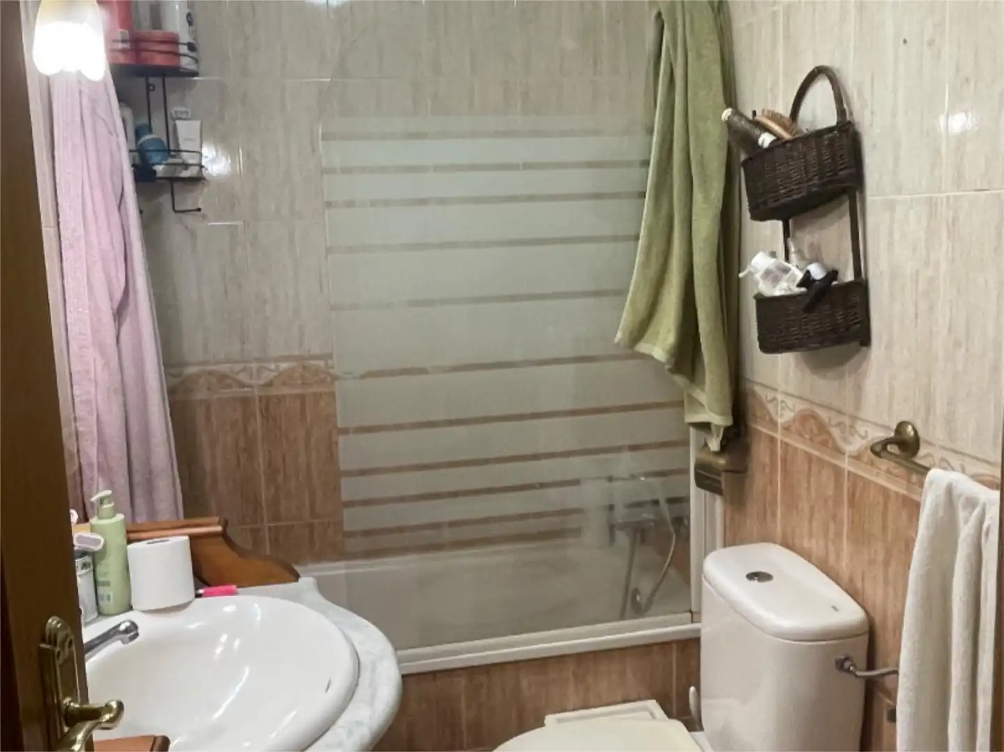 Bany de Casa adosada en venda en Navalmoral de la Mata amb Aire condicionat, Terrassa i Balcó