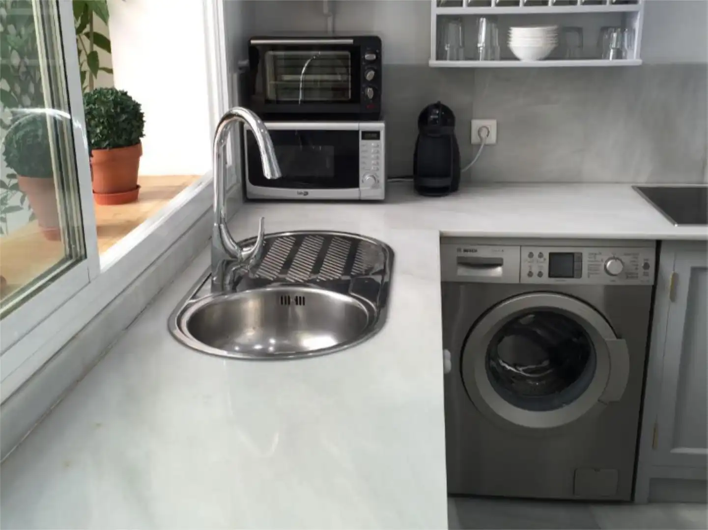Kitchen of Flat for sale in  Sevilla Capital  with Air Conditioner
