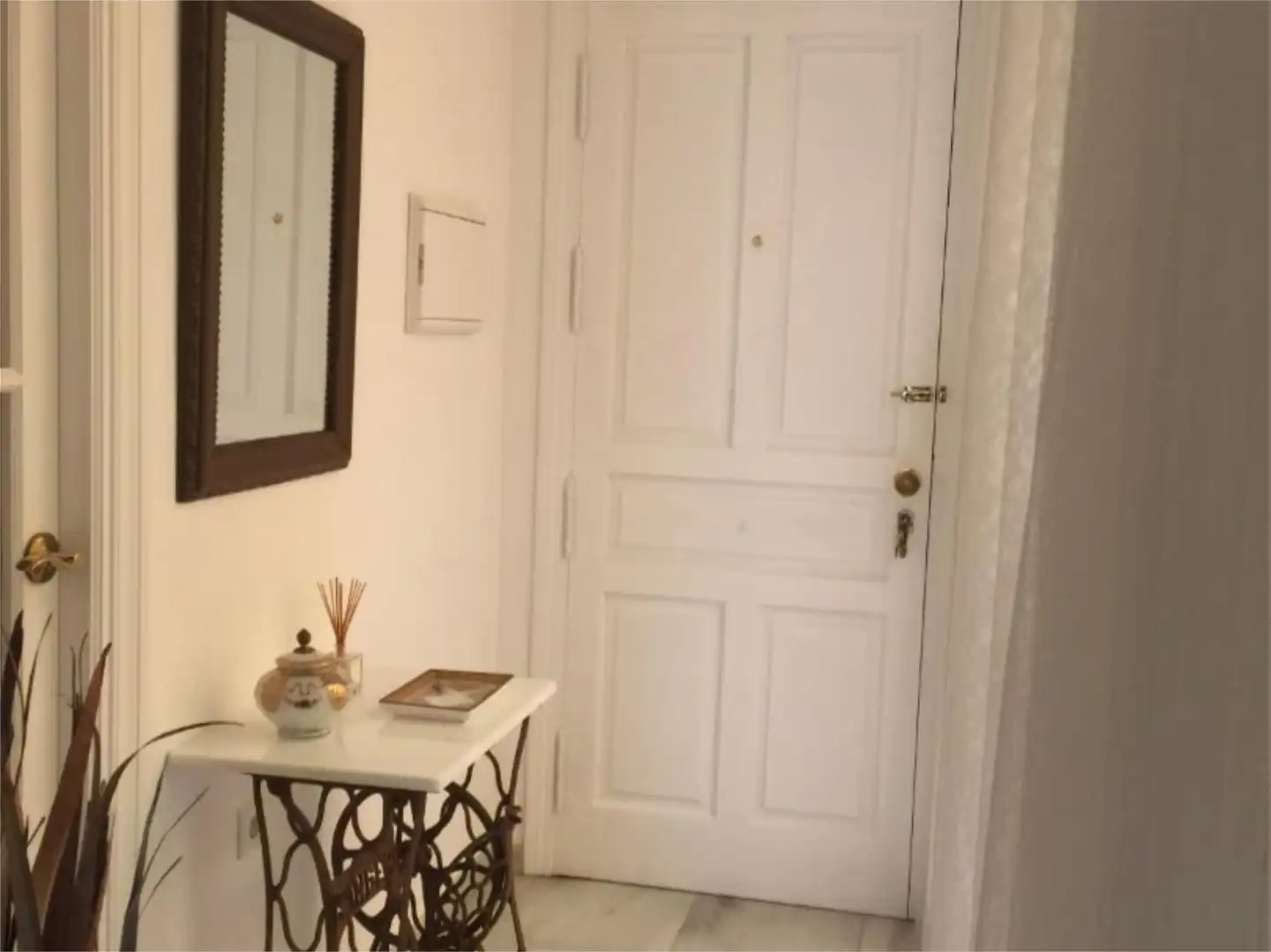 Flat for sale in  Sevilla Capital  with Air Conditioner