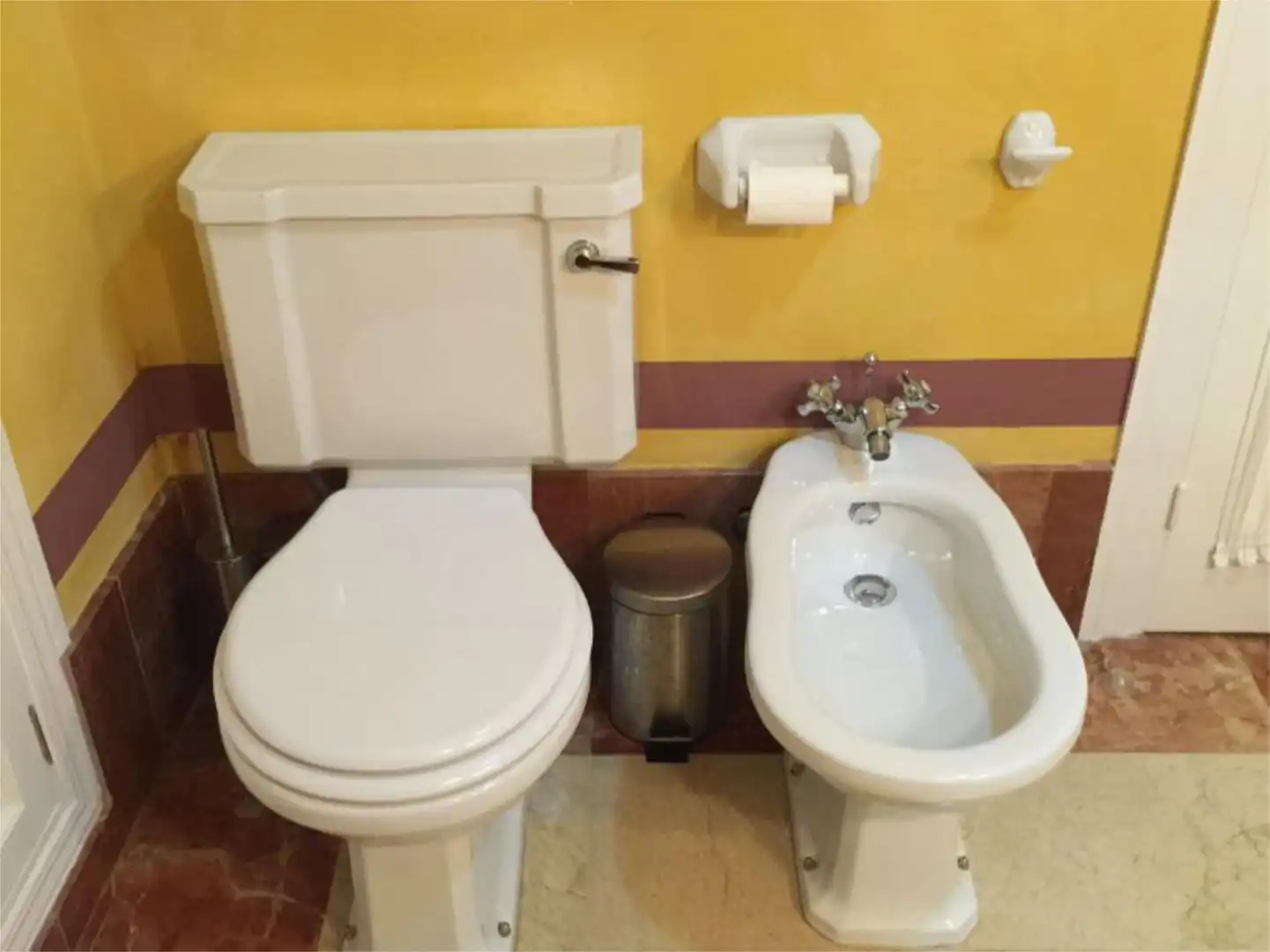 Bathroom of Flat for sale in  Sevilla Capital  with Air Conditioner
