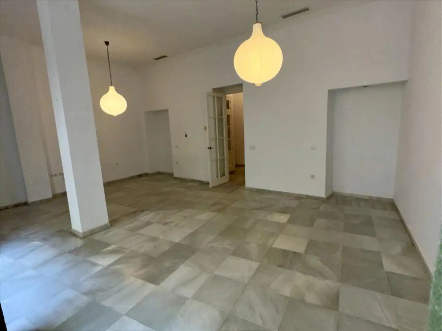 Flat for sale in  Sevilla Capital  with Air Conditioner