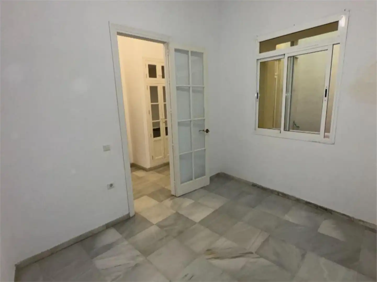 Flat for sale in  Sevilla Capital  with Air Conditioner