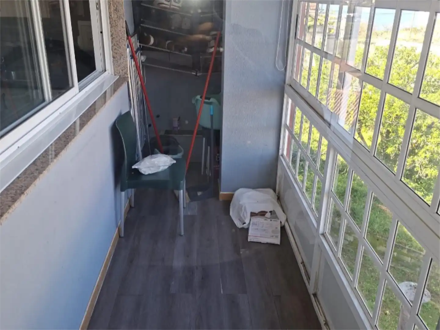 Einfamilien-Reihenhaus zum Verkauf in Mos Terrasse von Einfamilien-Reihenhaus zum Verkauf in Mos mit Heizung, Privatgarten und Parkett