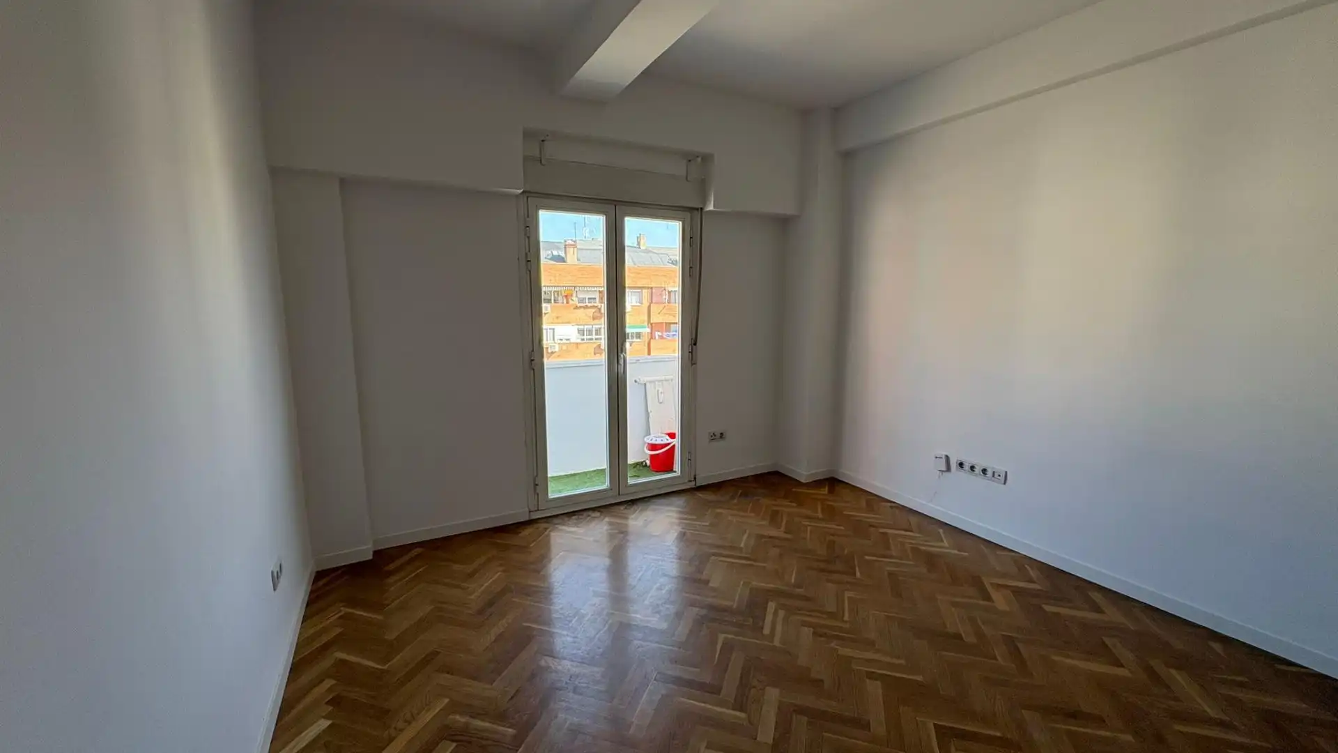 Habitación de Piso de alquiler en  Madrid Capital con Calefacción y Terraza