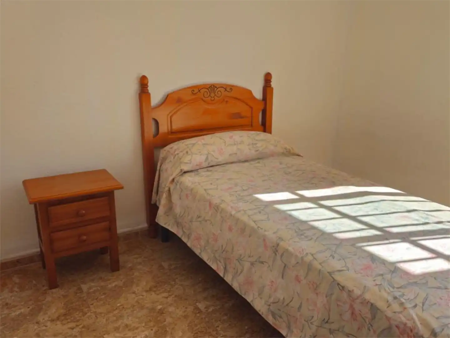 Casa adosada en venda a Calle Nuñez de Balboa, 27, Las Marinas - Pueblo Laguna Dormitori de Casa adosada en venda en Vera amb Aire condicionat, Terrassa i Piscina