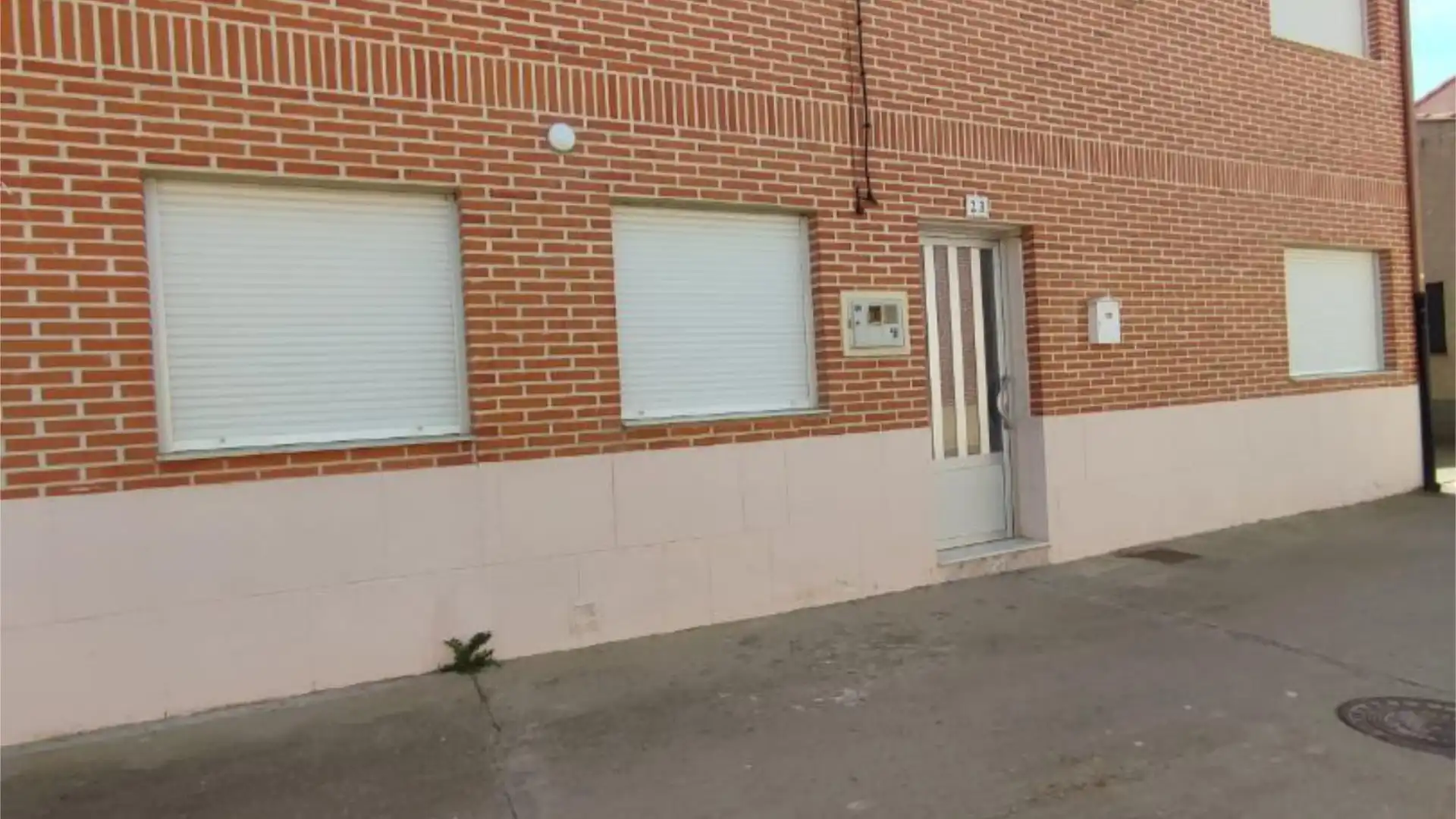 Casa adosada en venta en Calle Zamora, 23, Villafáfila Vista exterior de Casa adosada en venta en Villafáfila