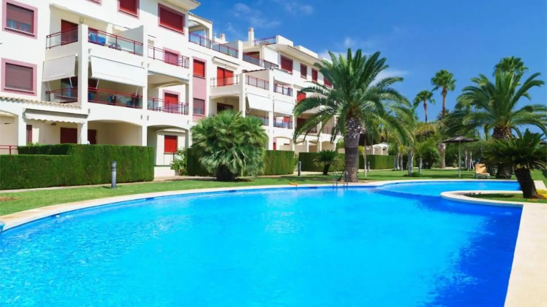 Vista exterior de Piso en venta en Dénia con Aire acondicionado, Jardín privado y Terraza