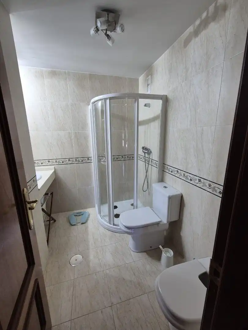 Casa o xalet en venda a Calle Miguel Gómez Aguado, 19, Valdepasillas - La Paz - Huerta Rosales Bany de Casa o xalet en venda en Badajoz amb Aire condicionat, Calefacció i Balcó