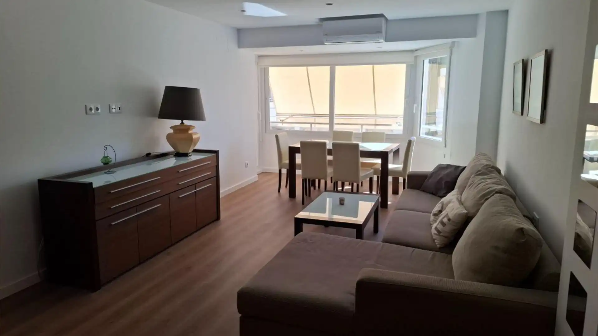 Sala d'estar de Pis de lloguer en  Valencia Capital amb Aire condicionat, Terrassa i Moblat