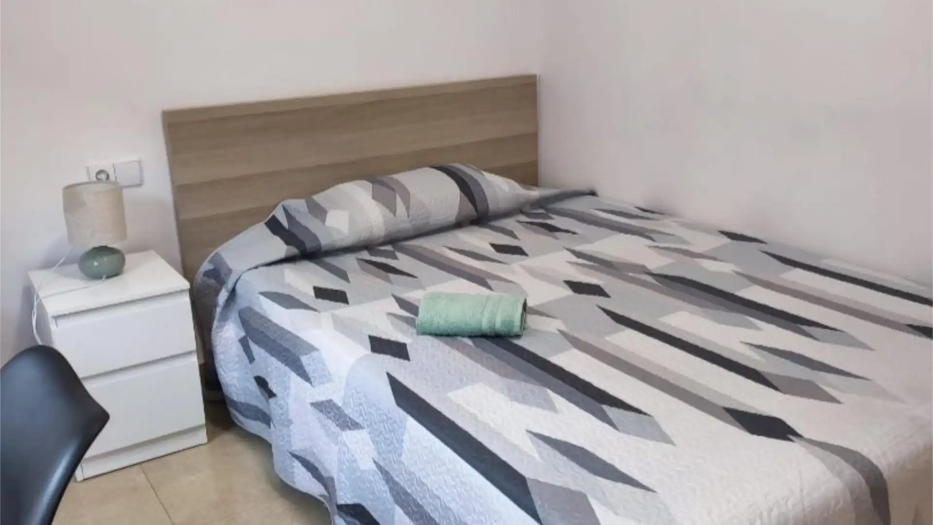 Dormitori de Pis per a compartir en  Valencia Capital amb Calefacció, Terrassa i Moblat