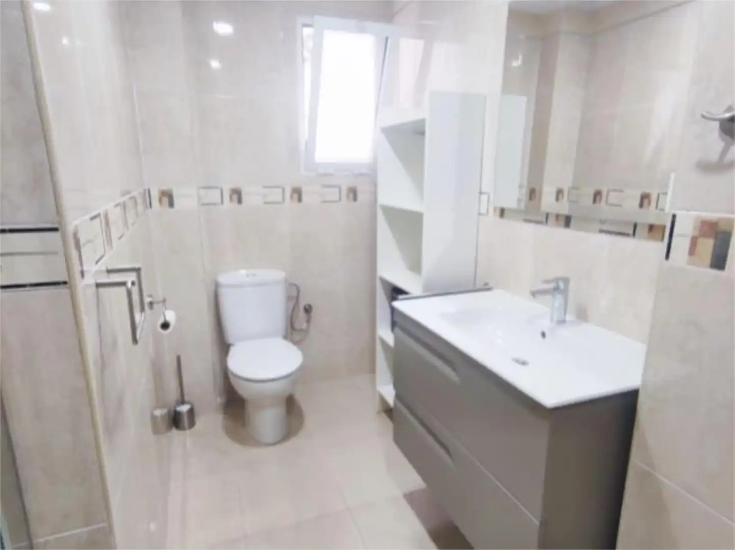 Habitación en Carrer de Luz Casanova, 16, Sant Antoni Baño de Piso para compartir en Valencia con Calefacción, Terraza y Amueblado