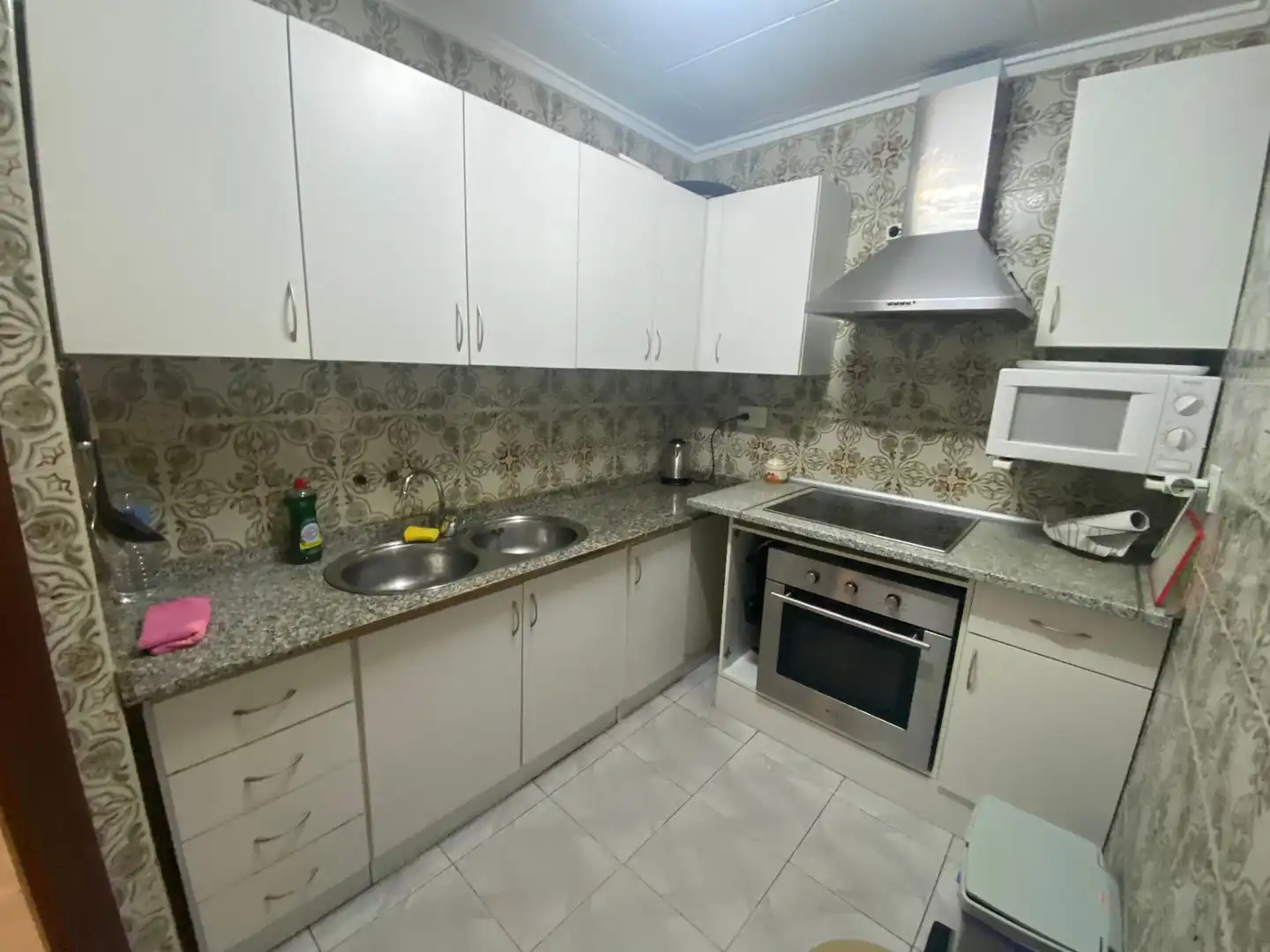 Apartments for rent in Avenida Doctor Gregorio Marañón, 39, El Acequión Kitchen of Apartments for rent in Torrevieja with Air Conditioner, Heating and Terrace