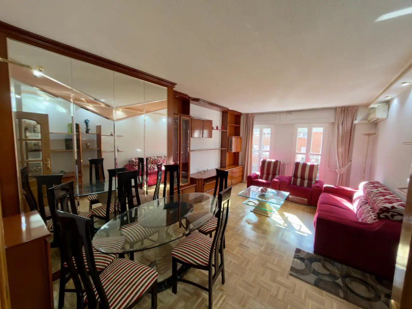 Sala d'estar de Pis en venda en  Madrid Capital amb Aire condicionat, Calefacció i Parquet