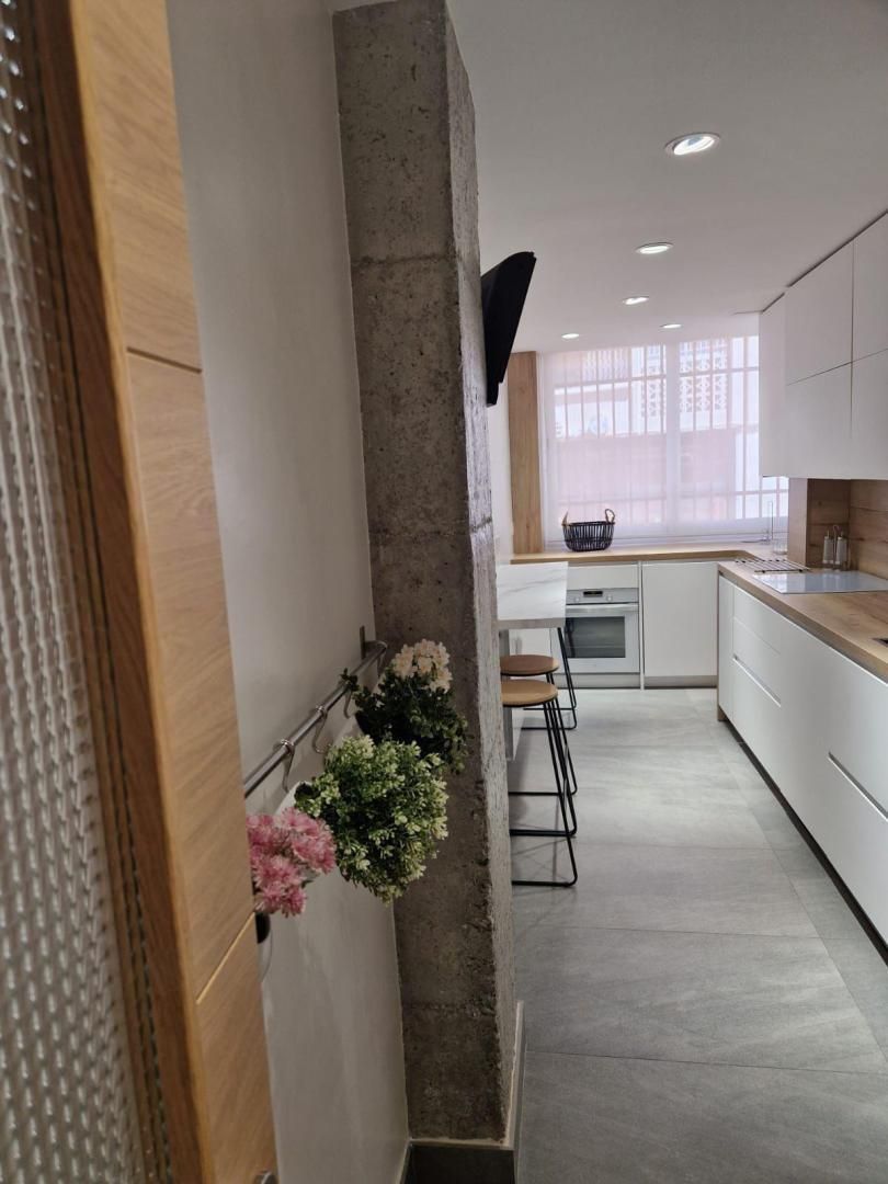 Habitación en Calle Amberes, 6, Cervantes Cocina de Piso para compartir en Granada Capital con Calefacción, Terraza y Amueblado