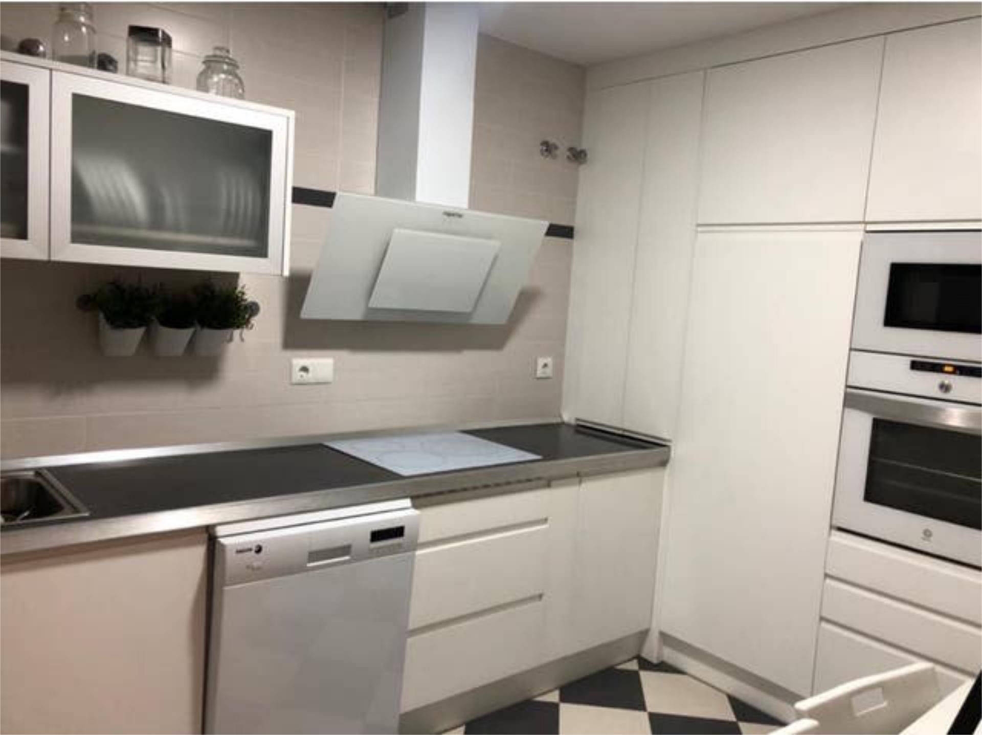 Houses for rent in Sta. Marina - San Andrés - San Pablo - San Lorenzo Kitchen of Houses for rent in Córdoba Capital with Heating, Private garden and Terrace