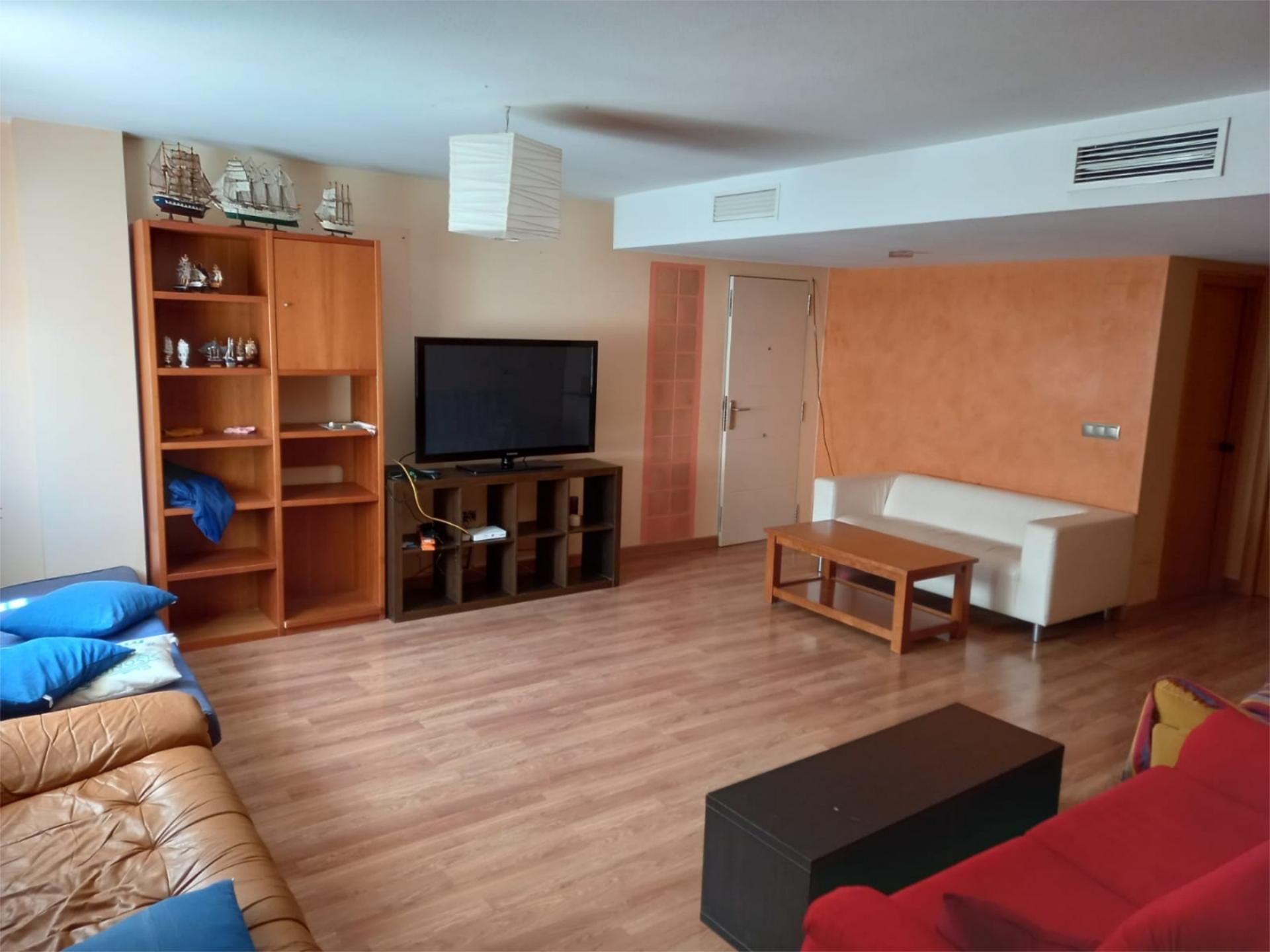 Living room of Flat for sale in Molina de Segura  with Parquet flooring, Terrace and Furnished