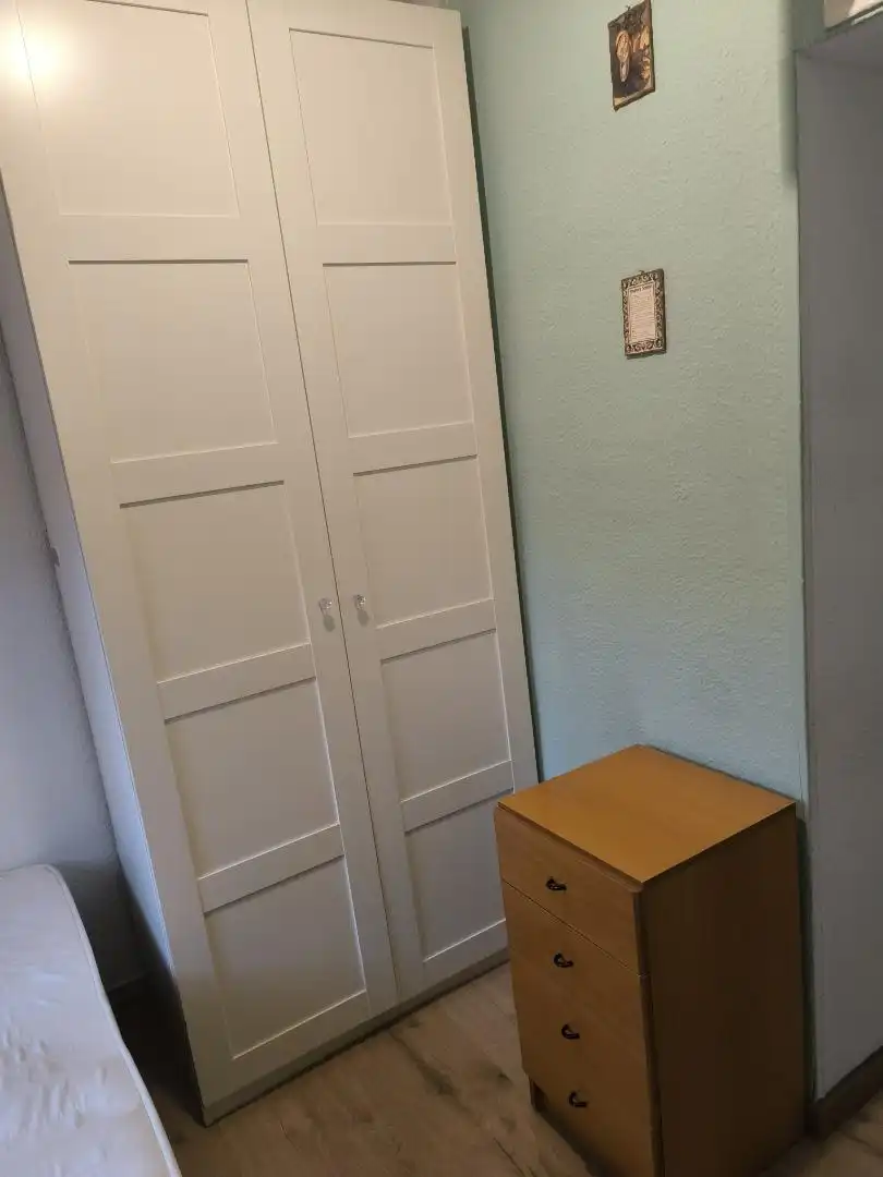 Habitación en Calle de los Almendros, 15, Alpedrete Habitación en Calle de los Almendros, 15, Alpedrete