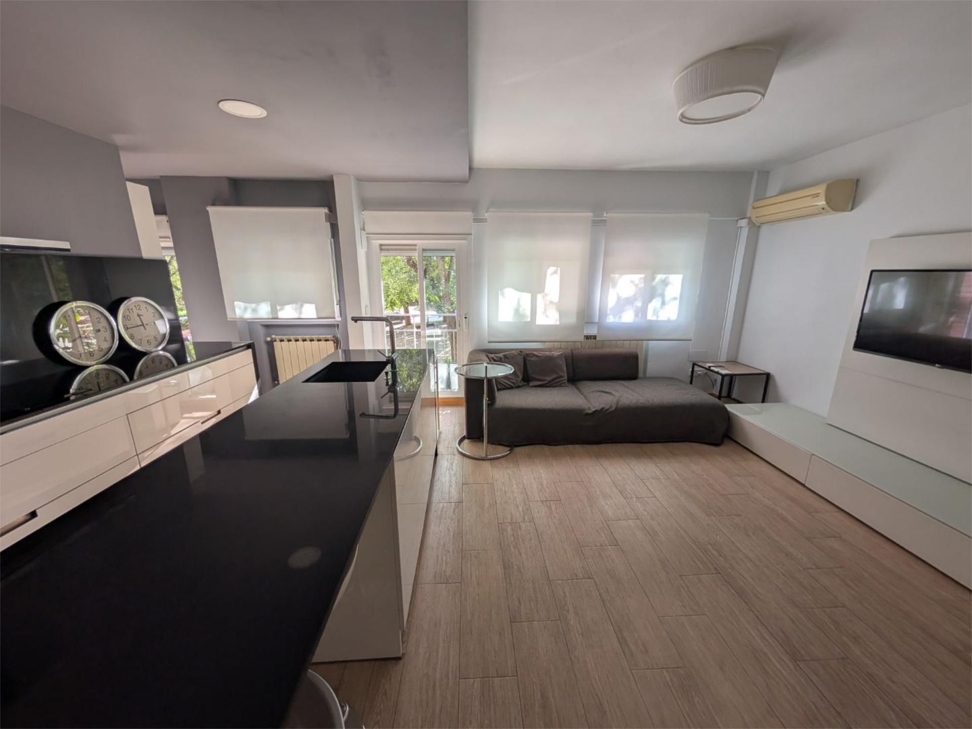 Flat for rent in Calle de Tinamús, 37, Opañel