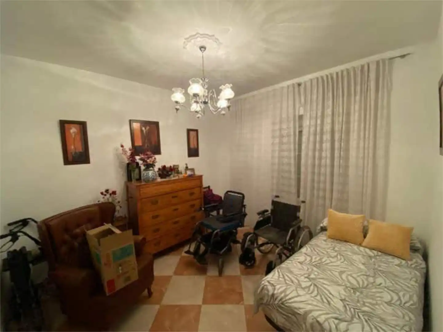 Casa o xalet en venda a Los Santos de Maimona Dormitori de Casa o xalet en venda en Los Santos de Maimona amb Terrassa, Traster i Moblat