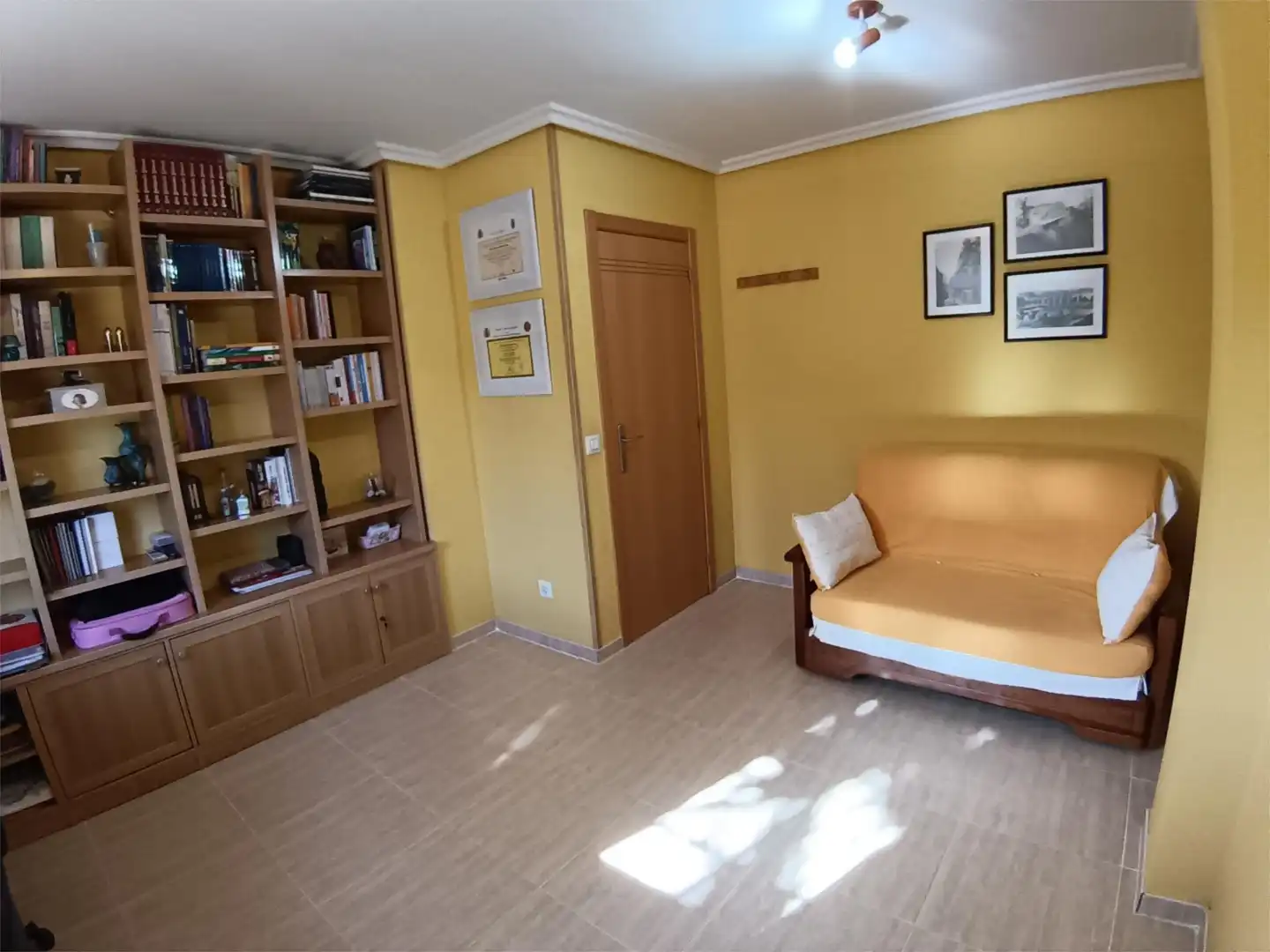Casa adosada en venta en Calle Azorín, 5, Aldeatejada Habitación de Casa adosada en venta en Aldeatejada con Terraza y Balcón