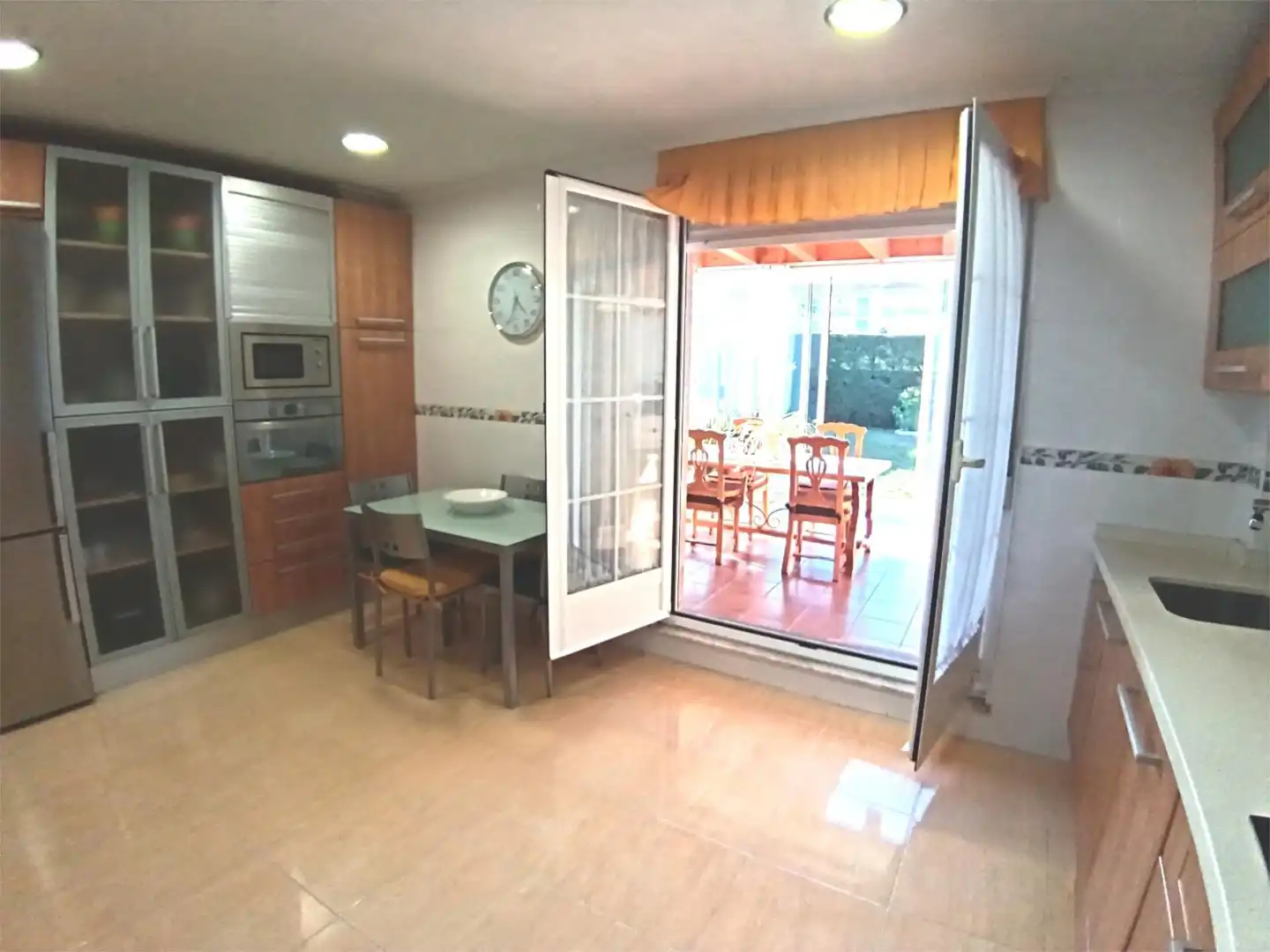 Casa adosada en venta en Calle Azorín, 5, Aldeatejada Cocina de Casa adosada en venta en Aldeatejada con Terraza y Balcón