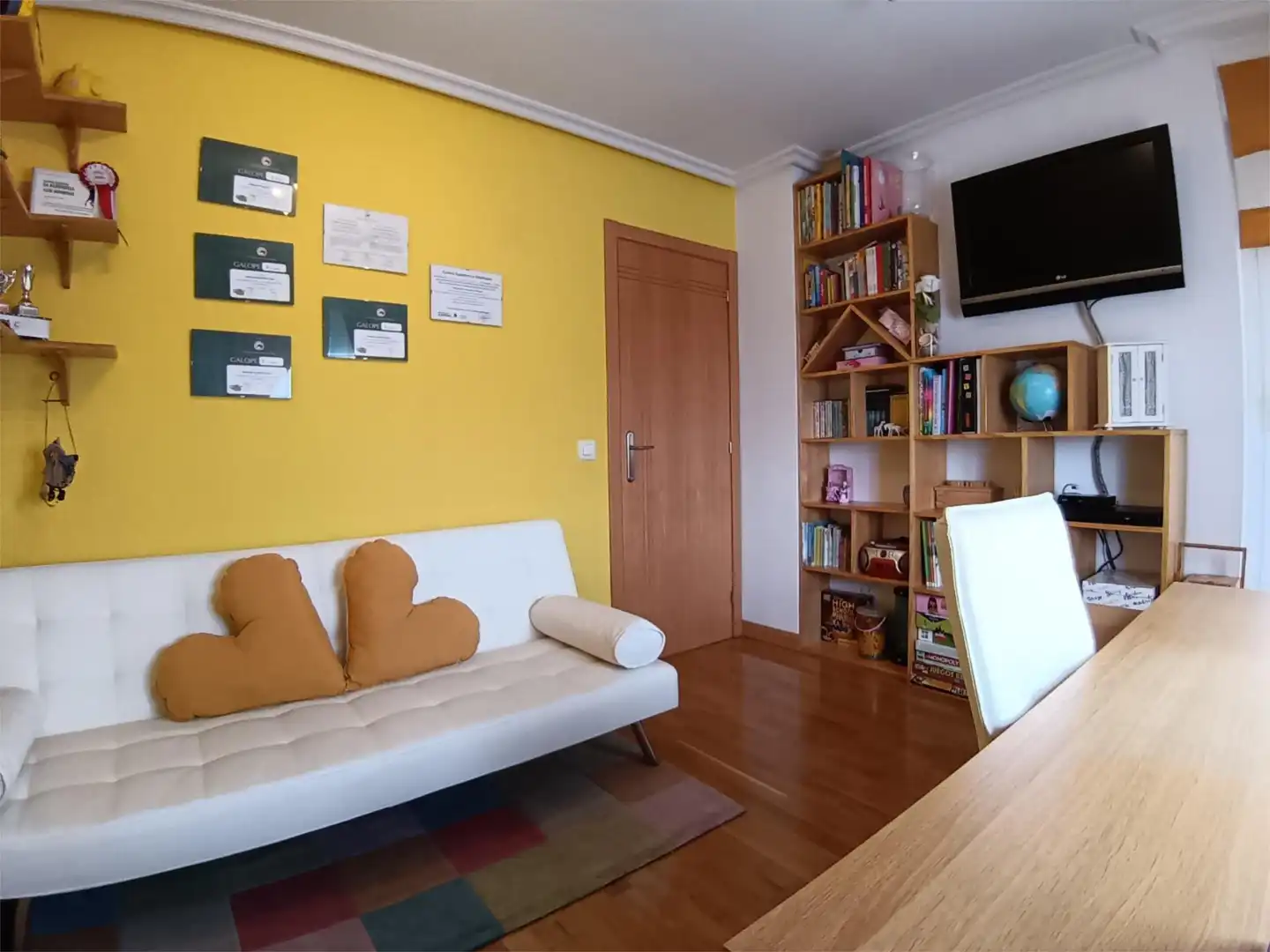 Casa adosada en venta en Calle Azorín, 5, Aldeatejada Sala de estar de Casa adosada en venta en Aldeatejada con Terraza y Balcón