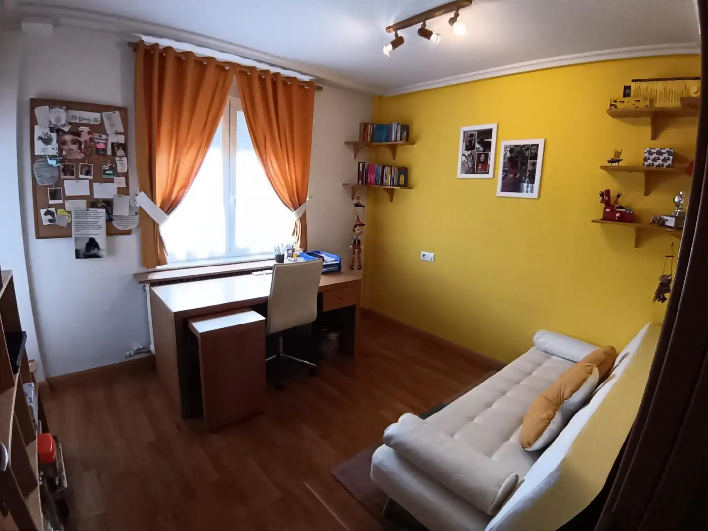 Casa adosada en venta en Calle Azorín, 5, Aldeatejada Habitación de Casa adosada en venta en Aldeatejada con Terraza y Balcón