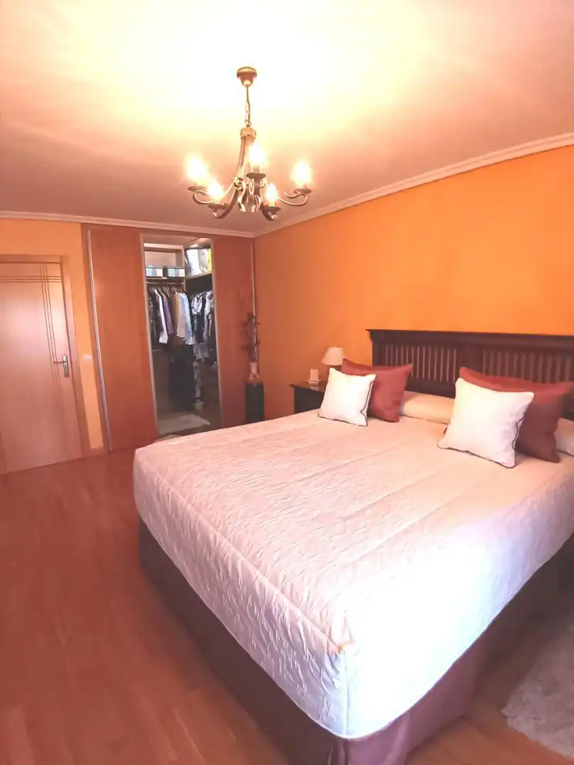 Casa adosada en venta en Calle Azorín, 5, Aldeatejada Habitación de Casa adosada en venta en Aldeatejada con Terraza y Balcón