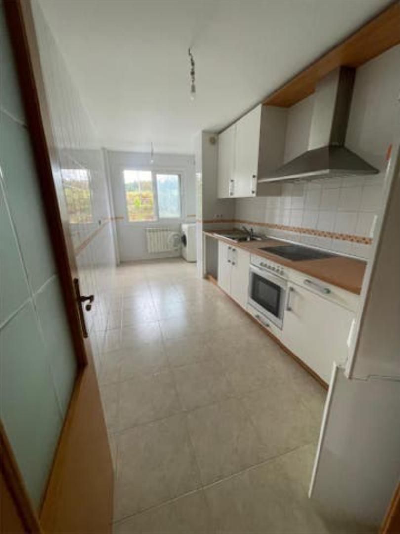 Wohnung zur Miete in Miño Küche von Wohnung zur Miete in Miño mit Heizung