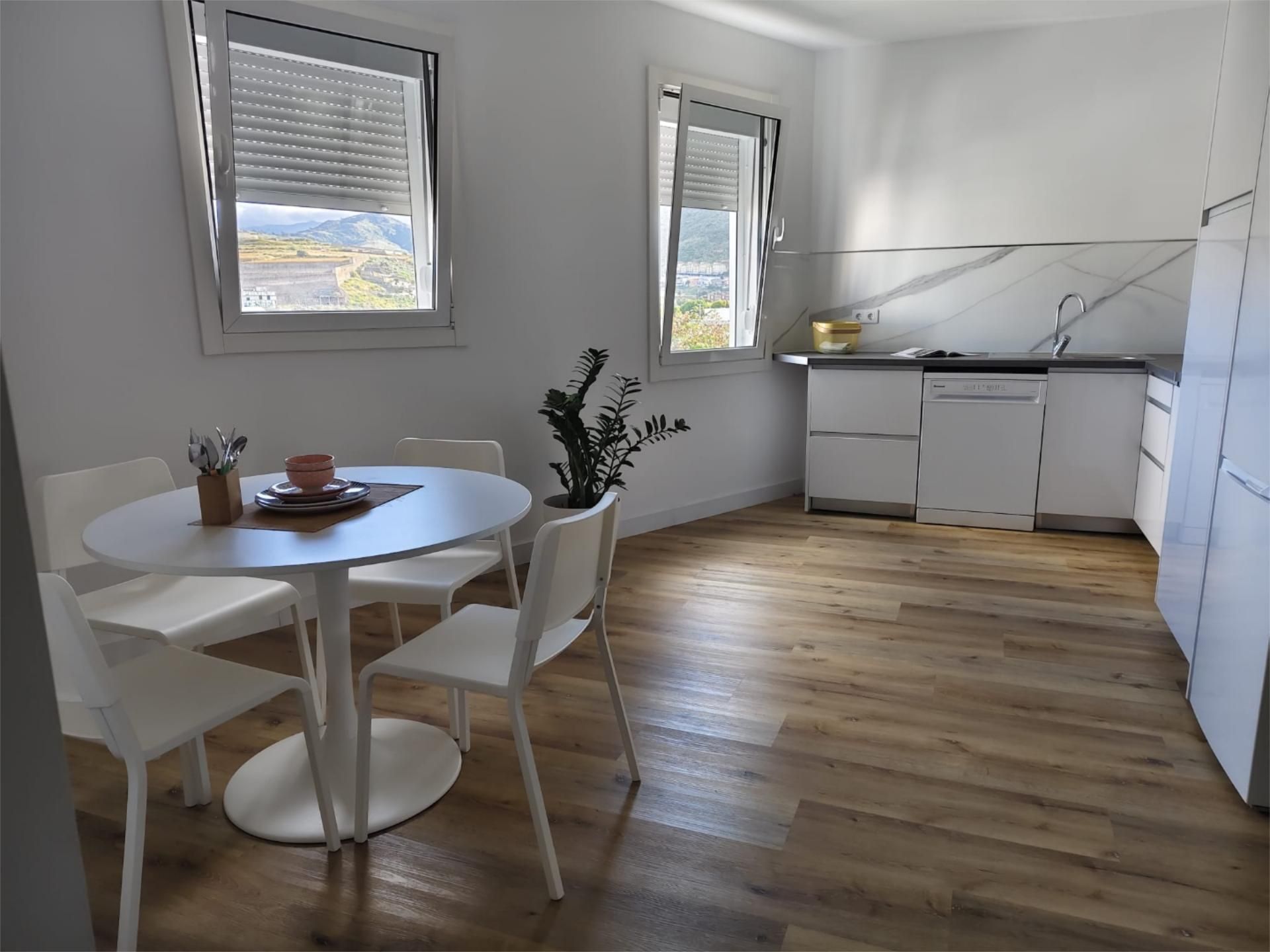 Flat for rent in Carretera General A Tamaraceite, 89, Tamaraceite Dining room of Flat for rent in Las Palmas de Gran Canaria with Parquet flooring, Furnished and Oven