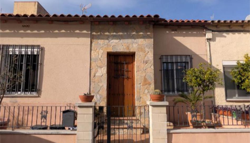 Single-family semi-detached for sale in Carrer del Canigó, 16, Sant Sadurní d'Anoia, Barcelona - image 1 Photo 1 of Single-family semi-detached for sale in Carrer del Canigó, 16, Sant Sadurní d'Anoia, Barcelona